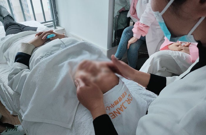 探索drjane韩国皮肤管理加盟店，了解如何打造健康美肌